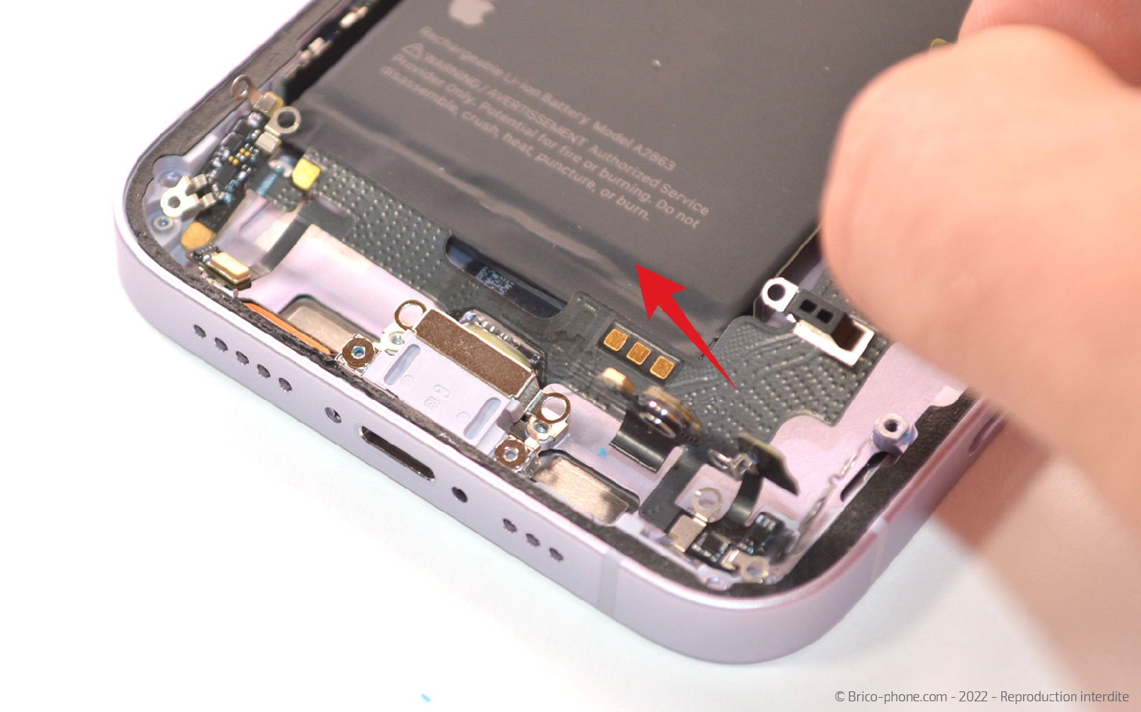 Comment changer le connecteur de charge sur iPhone 14 photo 3